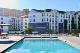 Honky Tonk Party Pad – Johnny | 2BR Pool, Midtown