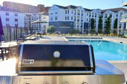 Honky Tonk Party Pad – Dolly | Luxury 2BR, Midtown