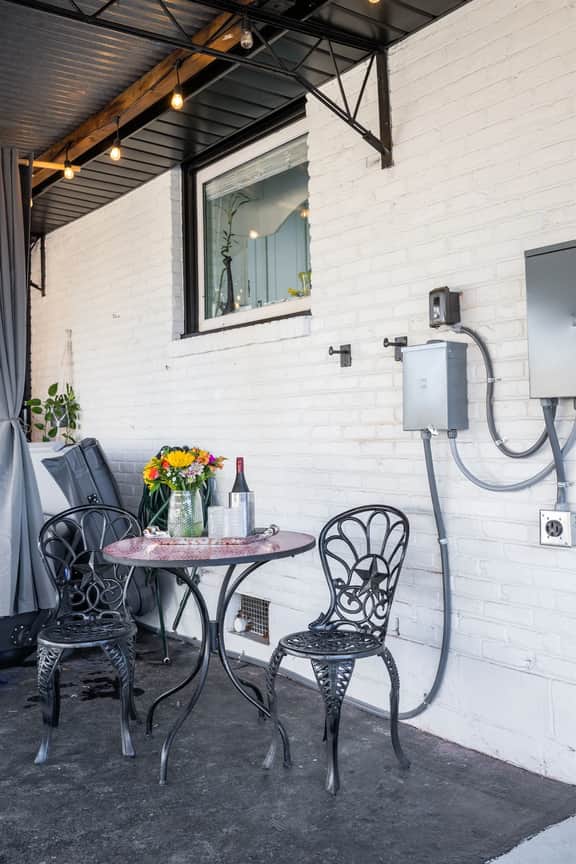Blooming Bungalow | Hot Tub, EV Charger, E. Nash