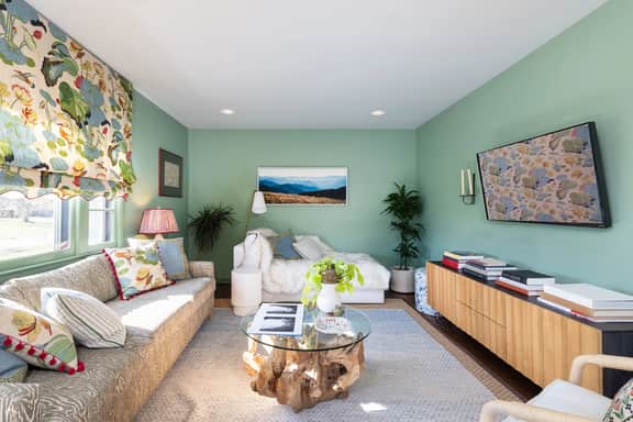 Blooming Bungalow | Hot Tub, EV Charger, E. Nash