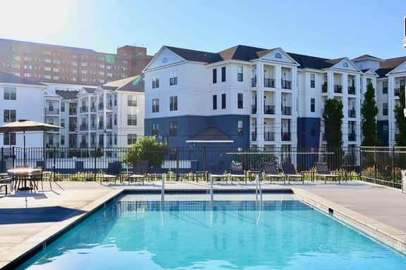 Honky Tonk Party Pad – Johnny | 2BR Pool, Midtown