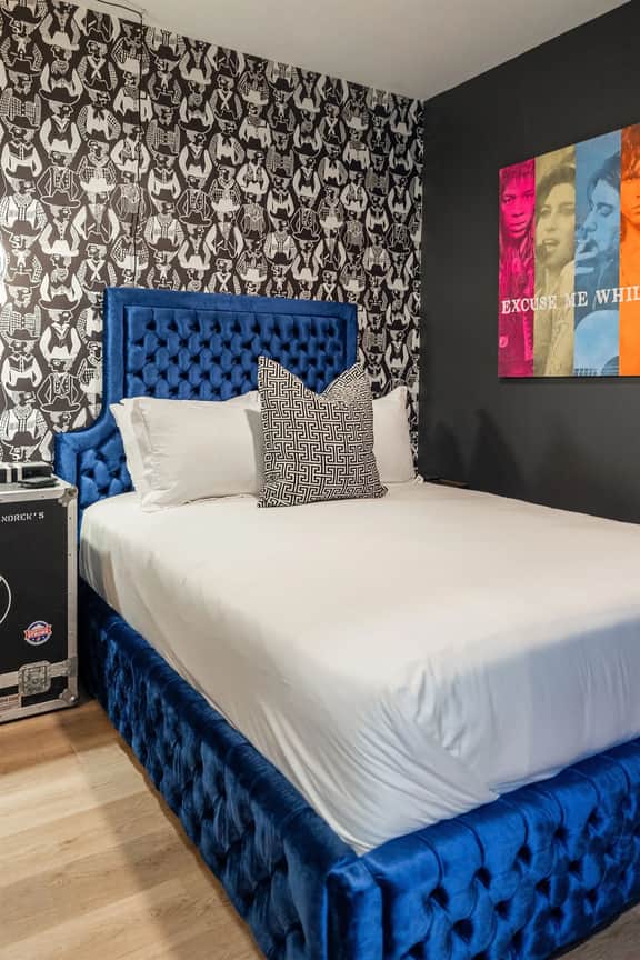 Honky Tonk Party Pad – Johnny | 2BR Pool, Midtown