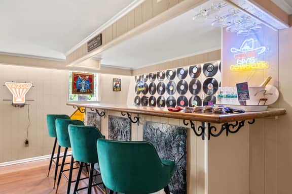 Nashville Magnolia | Karaoke, Bar, Fire Pit