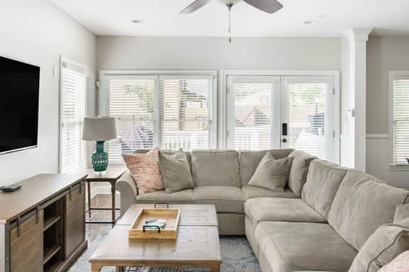 Southern Charm | 4BR Nashville, Walk Broadway