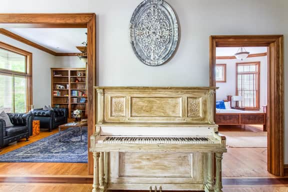 Wisteria 12South | Historic Charmer, Sleeps 10