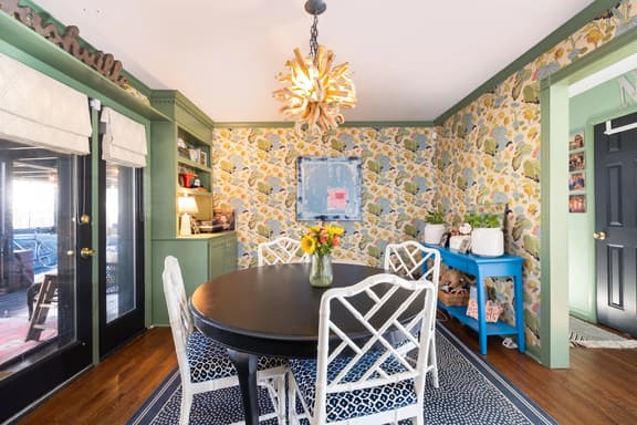 Blooming Bungalow | Hot Tub, EV Charger, E. Nash