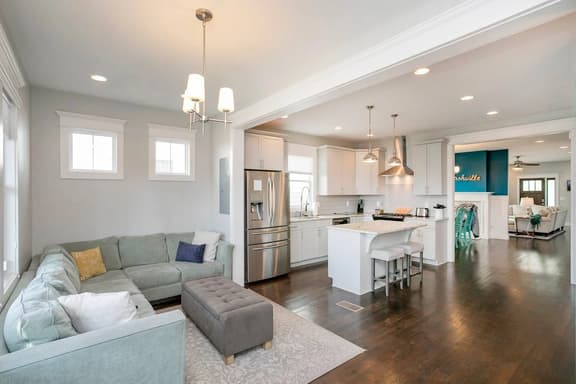 Cumberland Retreat | 4BR, Balcony, 1.3mi NFL
