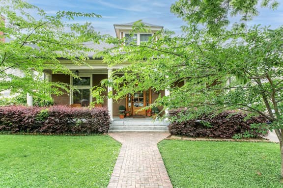 Wisteria 12South | Historic Charmer, Sleeps 10